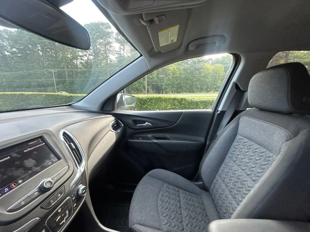 Used 2023 White Chevrolet LT image 22