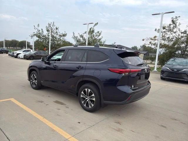Used 2020 Blue Toyota XLE image 5