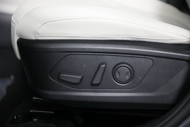 Used 2026 Gray Hyundai SEL Premium image 17