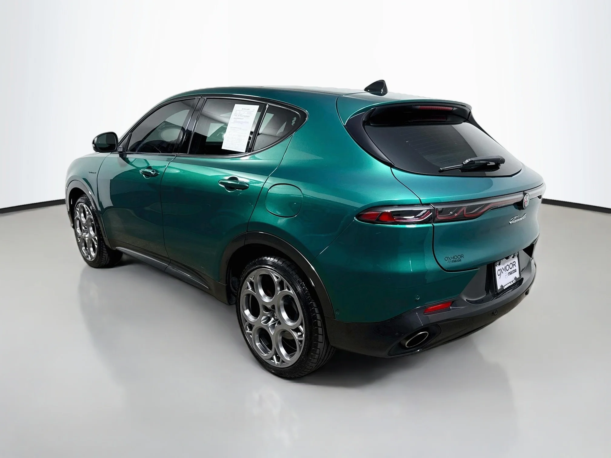Used 2024 Verde Fangio Metallic Alfa Romeo Veloce image 4