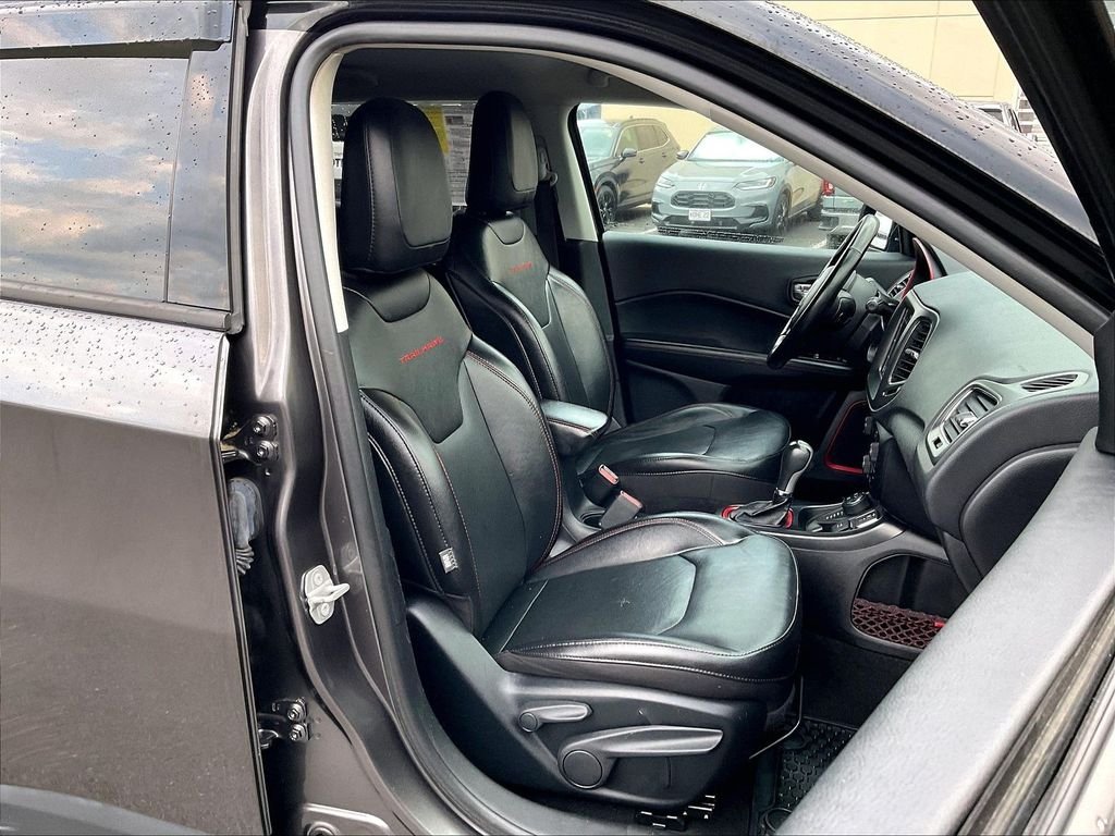 Used 2020 Granite Crystal Metallic Clearcoat Jeep Trailhawk image 11
