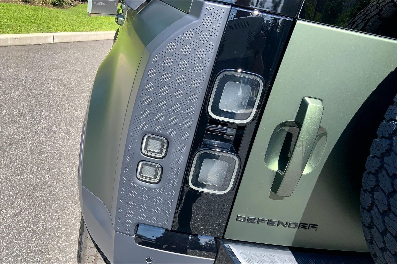 New 2026 Woolstone Green Land Rover S image 14