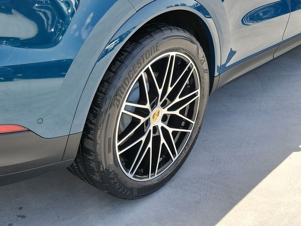 Used 2024 Blue Porsche Base image 7
