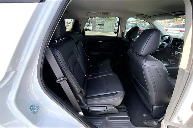 New 2026 Nissan Pathfinder SL 4D Sport Utility
