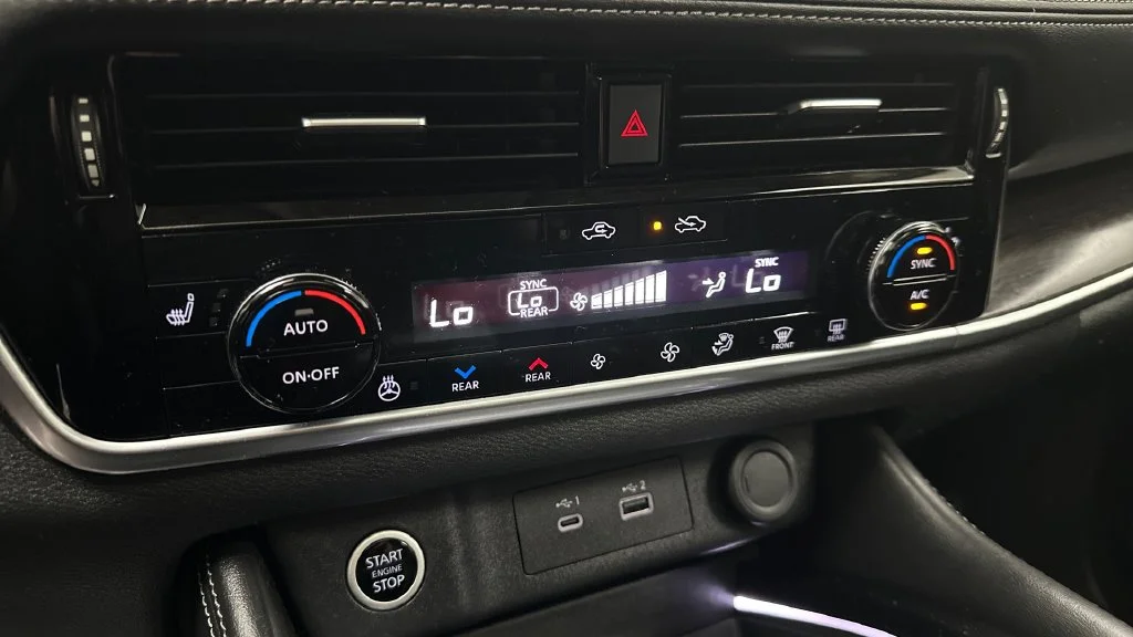 Used 2023 Gray Nissan Platinum image 29