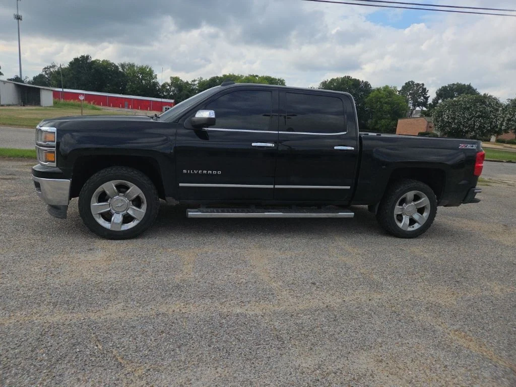 Used 2015 Black Chevrolet LTZ image 4