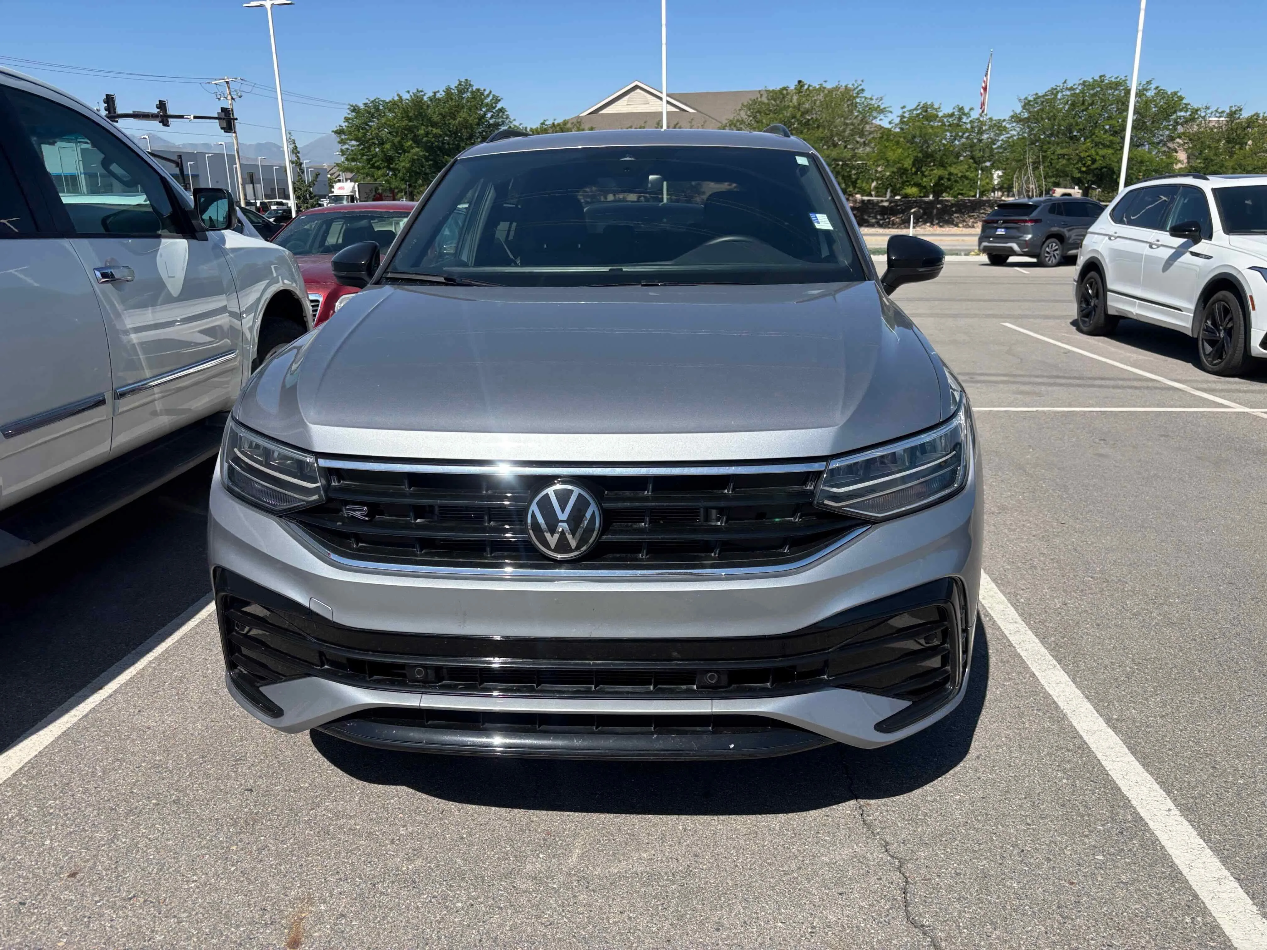Used 2024 Silver Volkswagen SE R-Line Black image 3