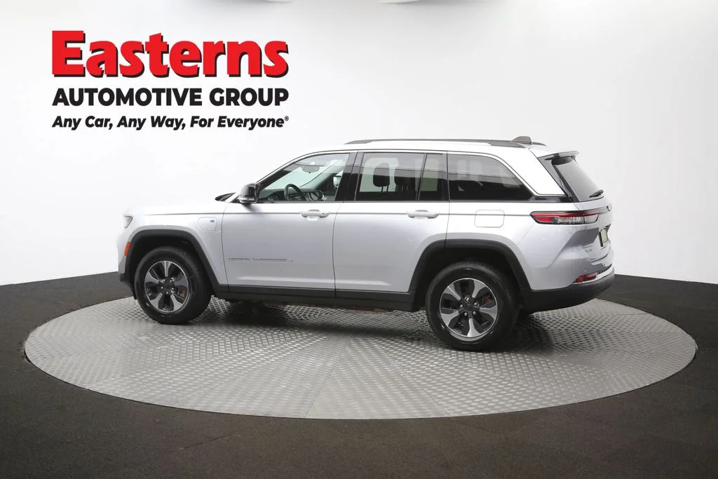 Used 2022 Silver Jeep 4xe image 65
