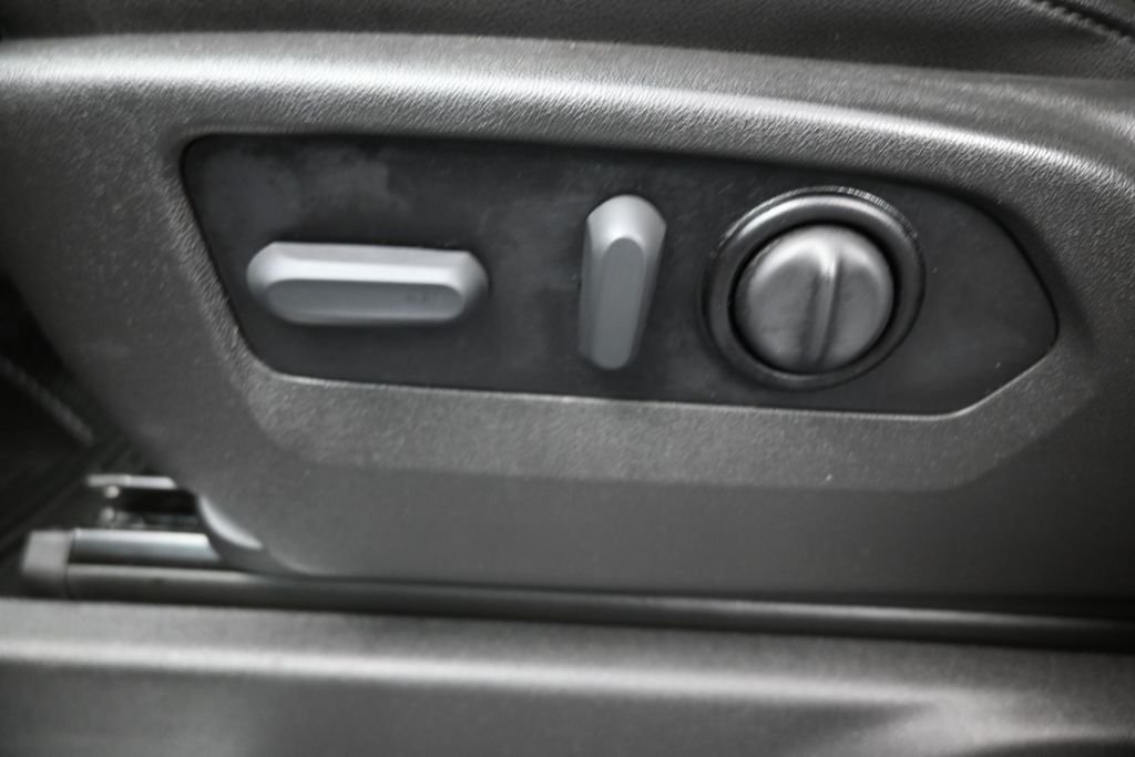 Used 2021 Blue GMC SLT image 31
