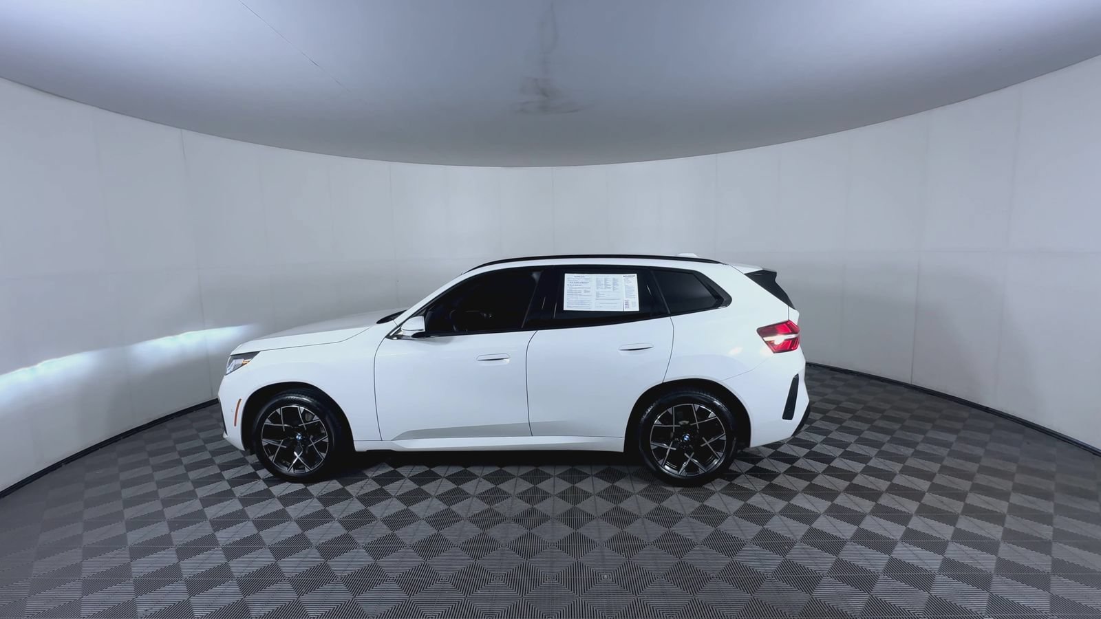 Used 2026 Alpine White BMW 30 xDrive image 5