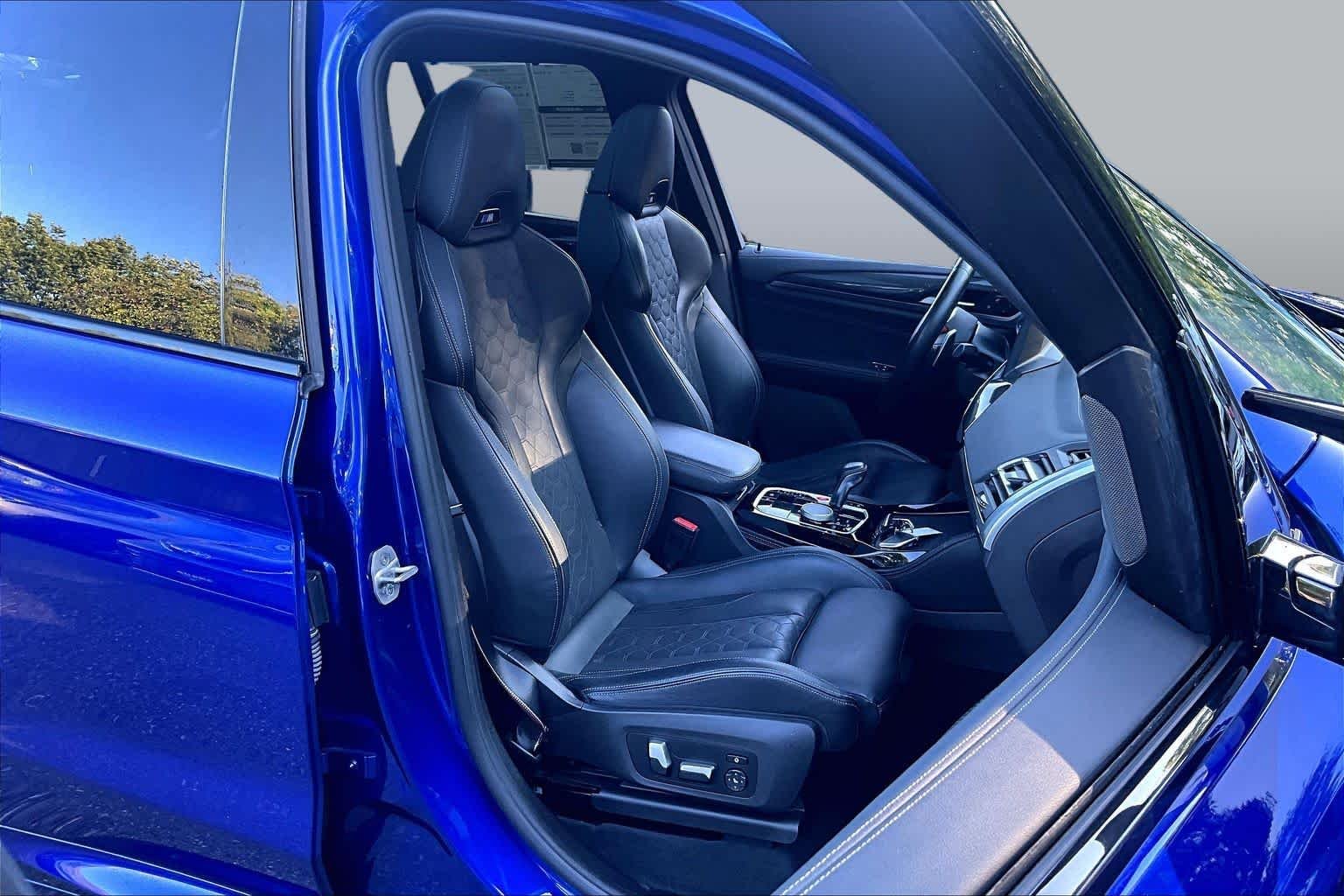 Used 2022 Marina Bay Blue Metallic BMW  image 8