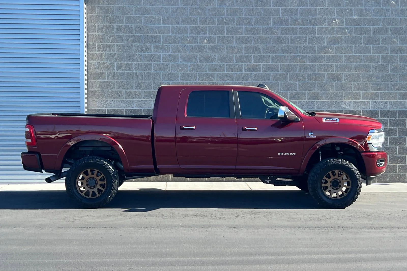 Used 2020 Delmonico Red Pearlcoat Ram Laramie image 2