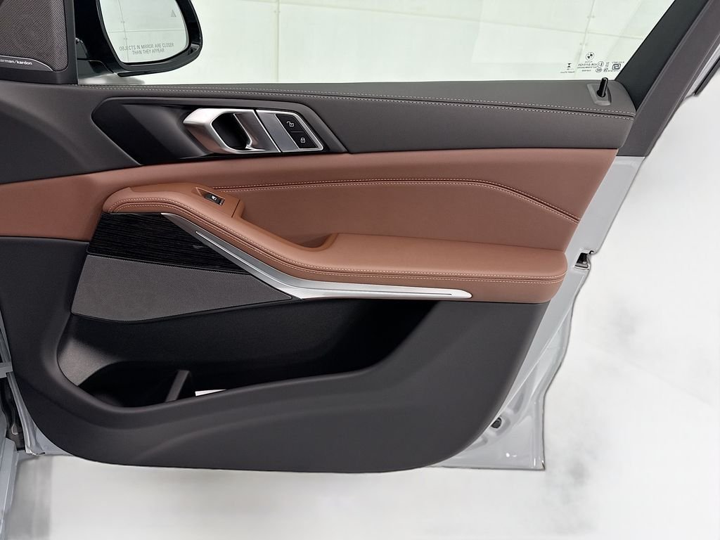New 2026 Gray Metallic BMW xDrive40i image 24