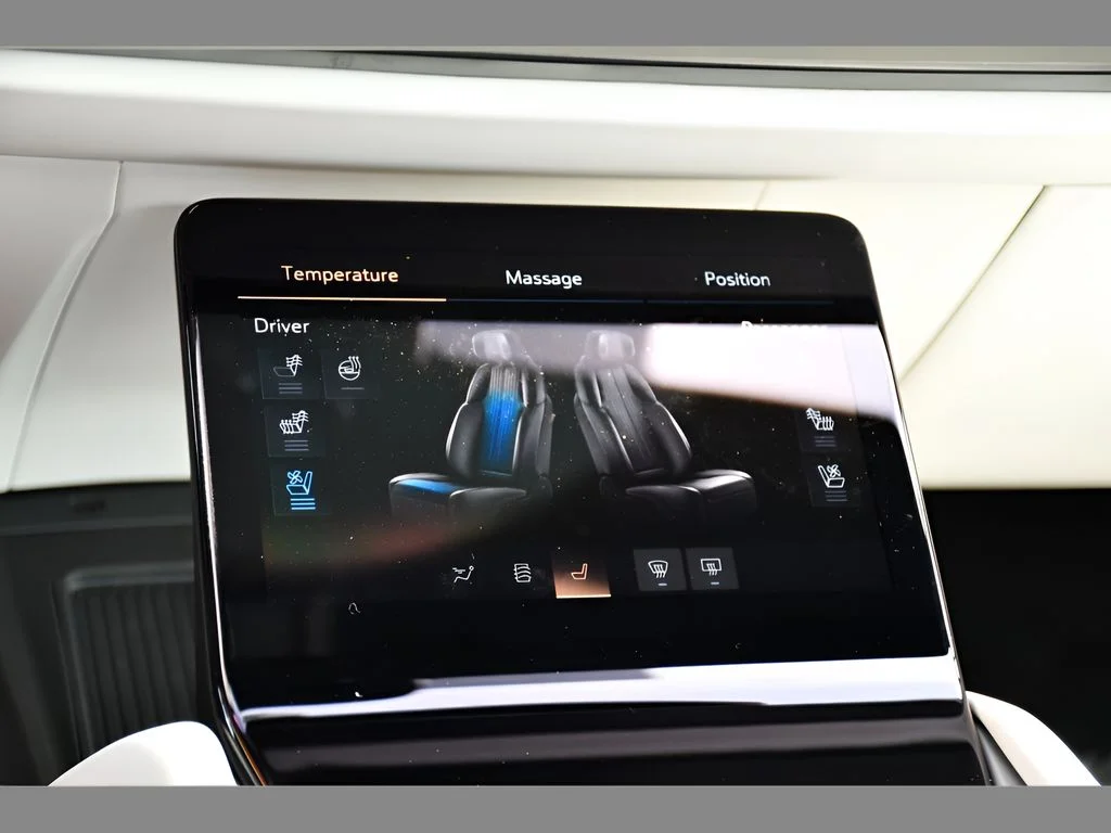 2027 Cadillac VISTIQ Sport - Photo 35