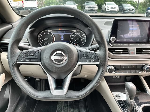 Used 2024  Nissan 2.5 SV image 12