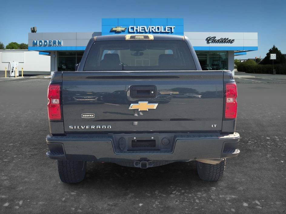 Used 2018 Graphite Metallic Chevrolet LT image 4