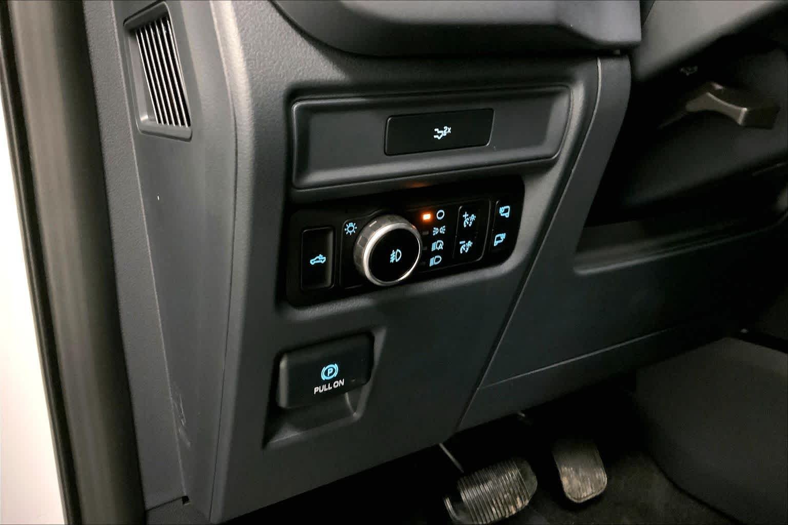 New 2026 Oxford White Ford XLT image 18