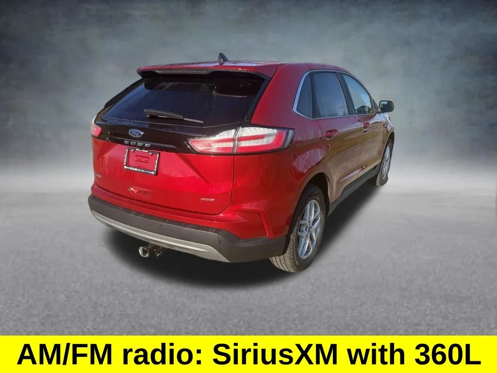 Used 2022 Red Ford SEL image 4
