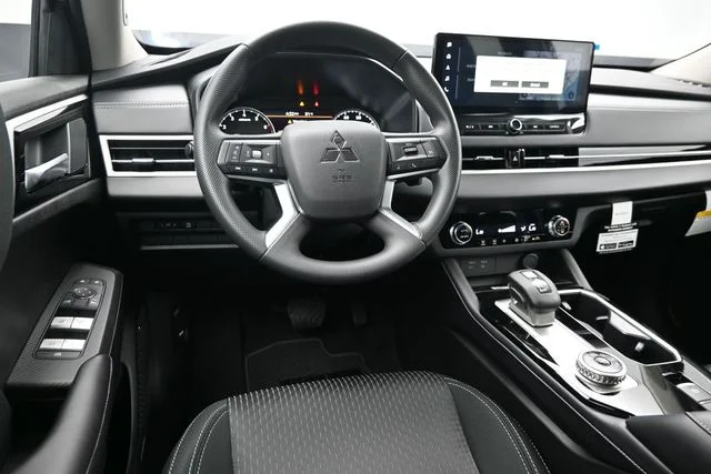 New 2026 White Mitsubishi ES 1.5T 2WD image 12