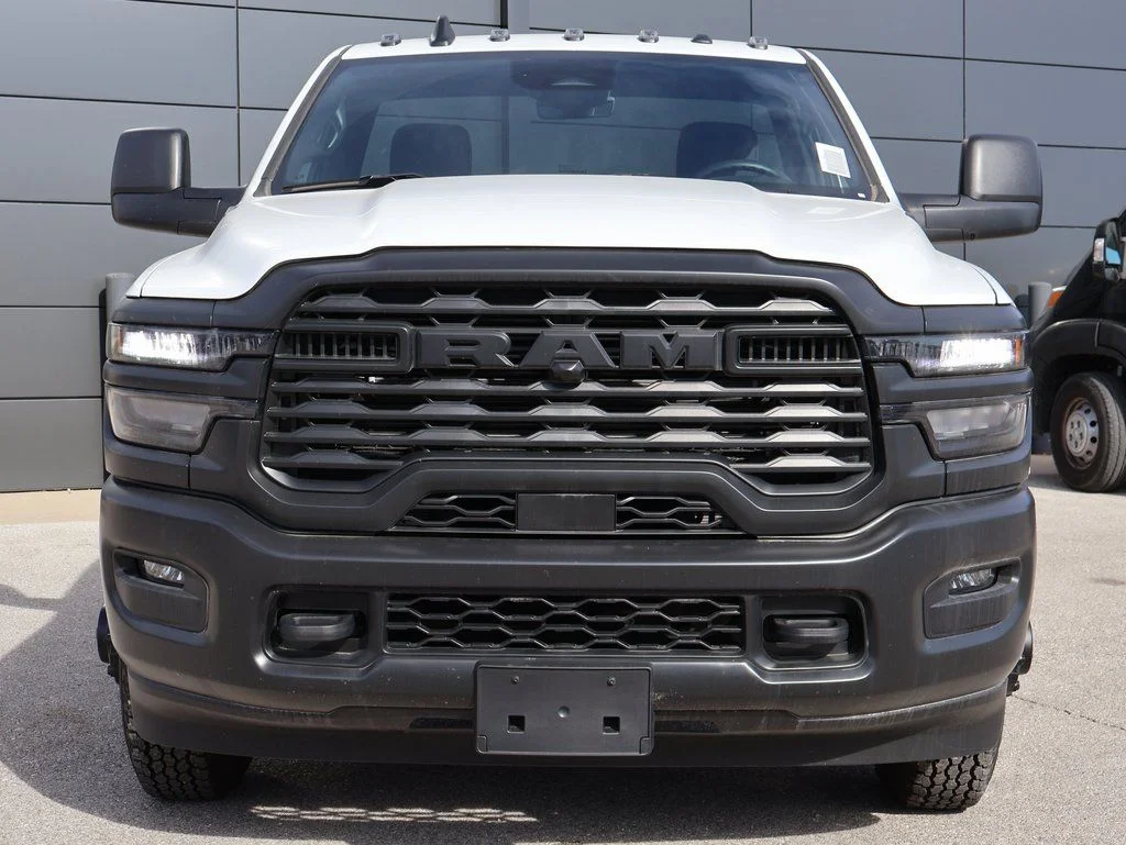 2025 RAM 3500 Chassis Tradesman - Photo 7