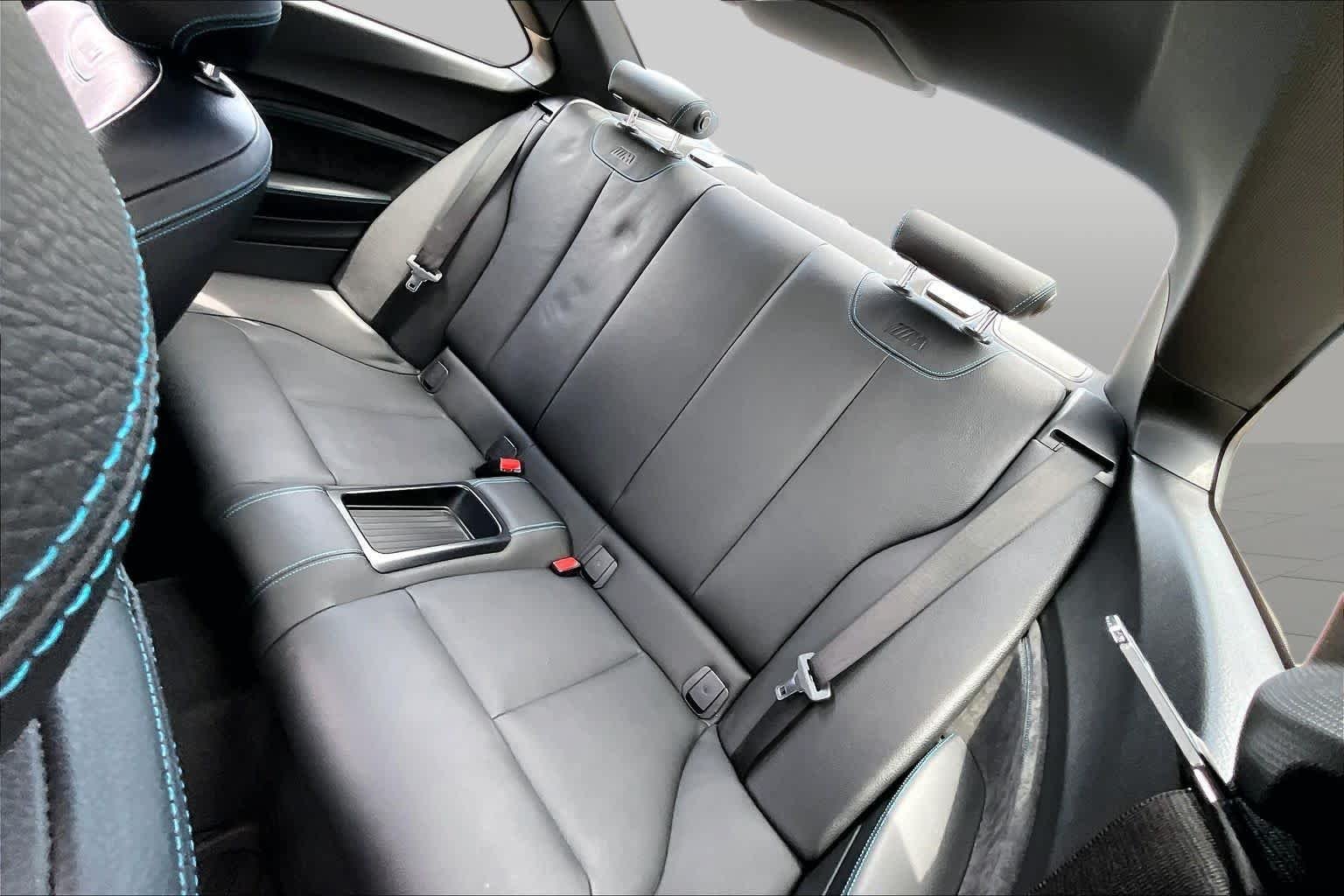 Used 2017 Alpine White BMW  image 17