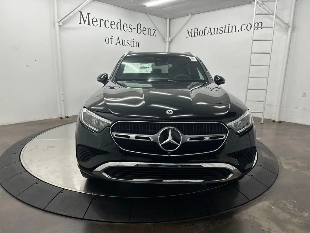New 2027 Black Mercedes-Benz GLC 300 image 2