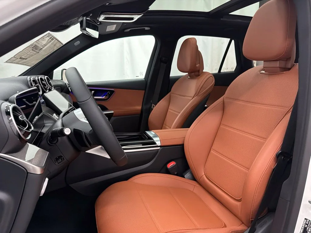 New 2027 White Mercedes-Benz GLC 300 image 13