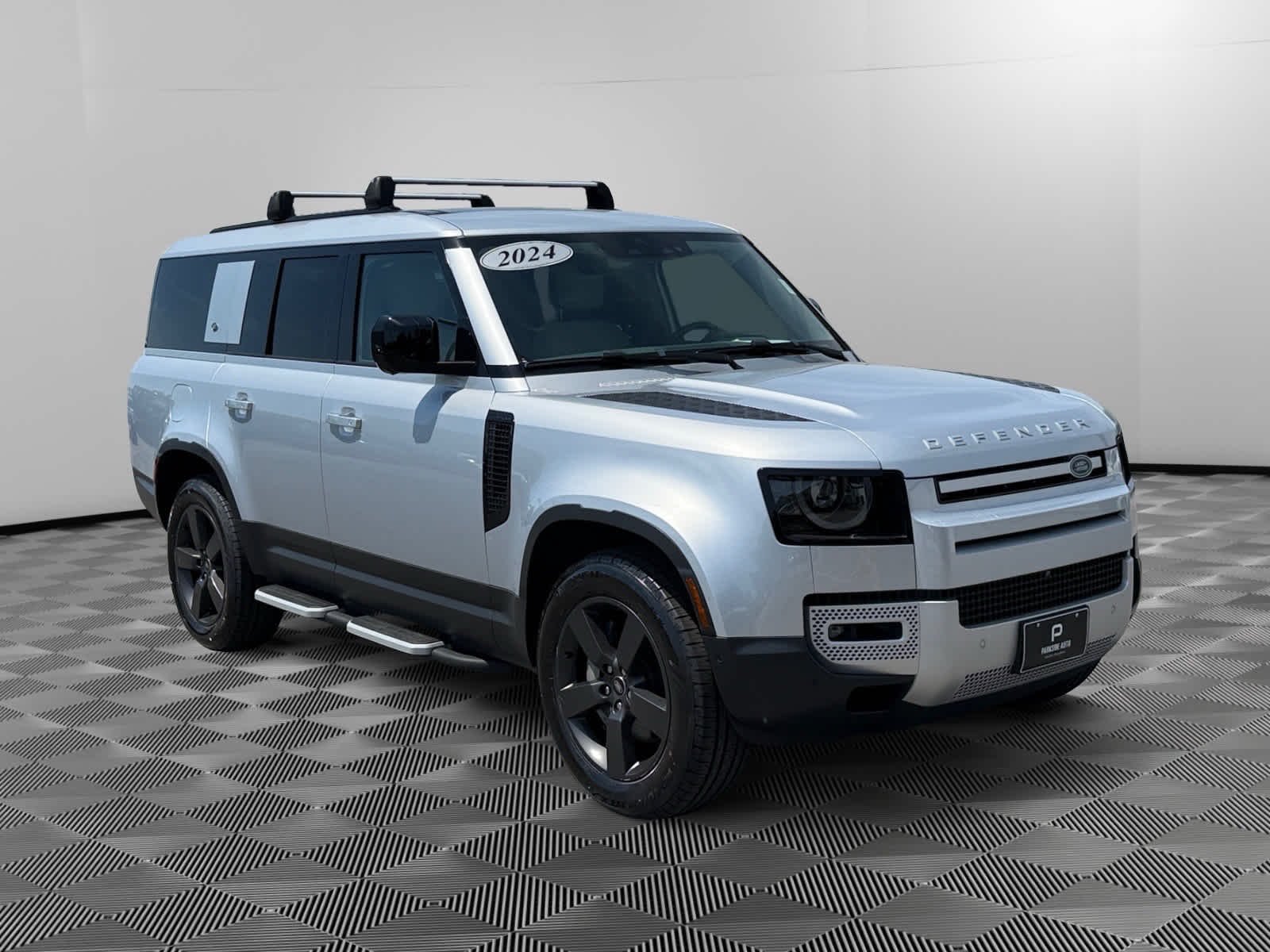 Used 2024 Hakuba Silver Metallic Land Rover S image 7
