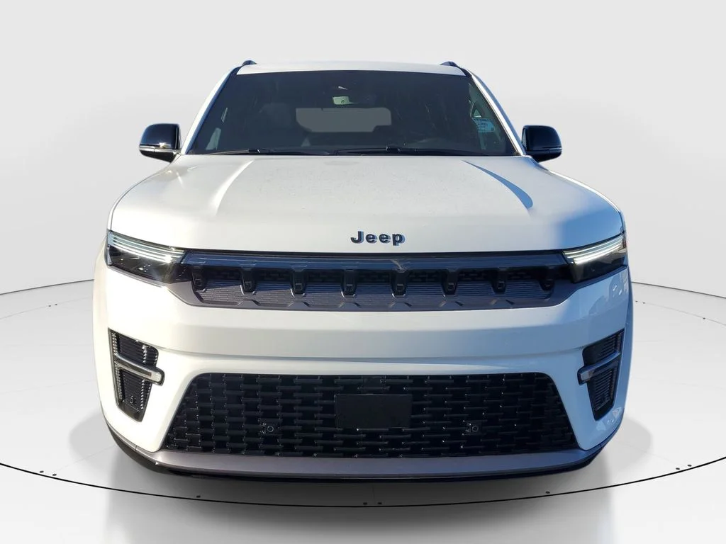 New 2026 Bright White Clear-Coat Exterior Paint Jeep Limited Altitude image 8