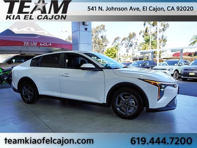 Used 2026 White Kia LXS image 10