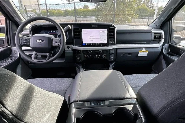 New 2027 Agate Black Metallic Ford F-250® XLT image 5