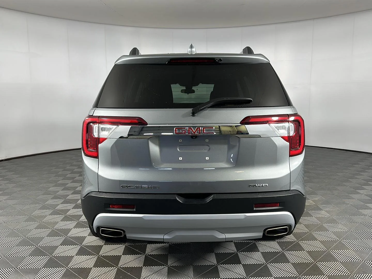 Used 2023 Sterling Metallic GMC SLE image 19
