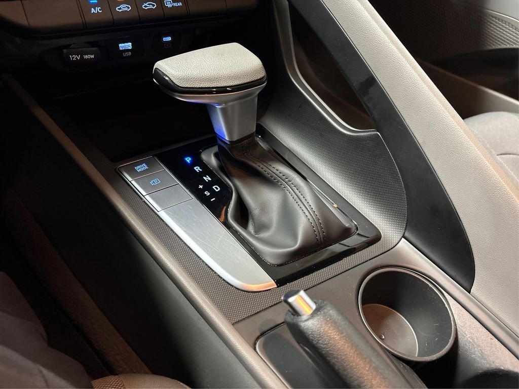 Certified Used 2025 White Hyundai SE image 28