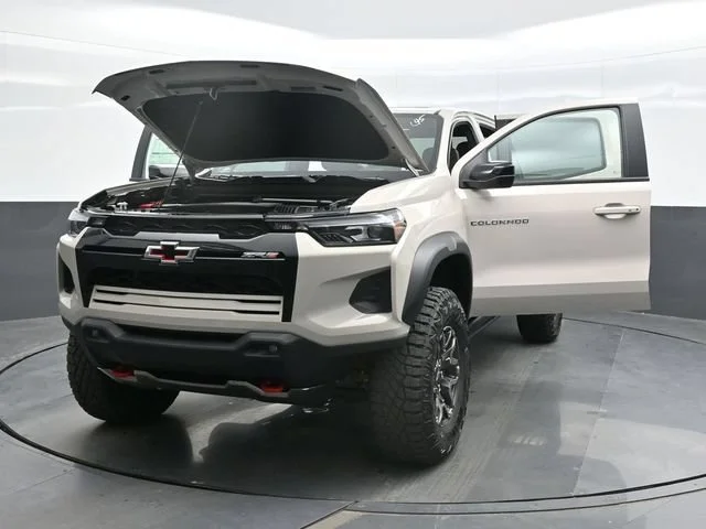 2026 Chevrolet Colorado ZR2 - Photo 30
