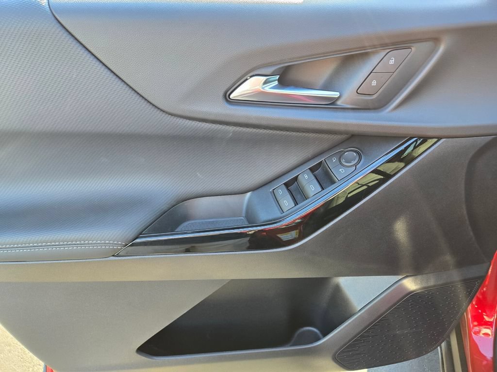 2027 Chevrolet Equinox LT - Photo 9