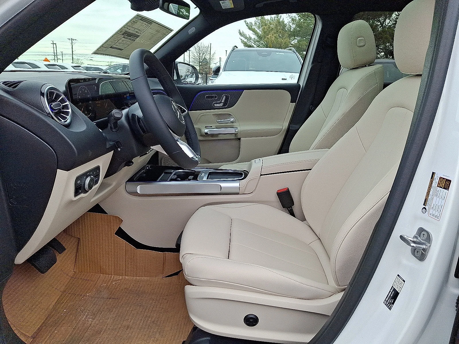 Used 2026 Polar White Mercedes-Benz GLB 250 image 8