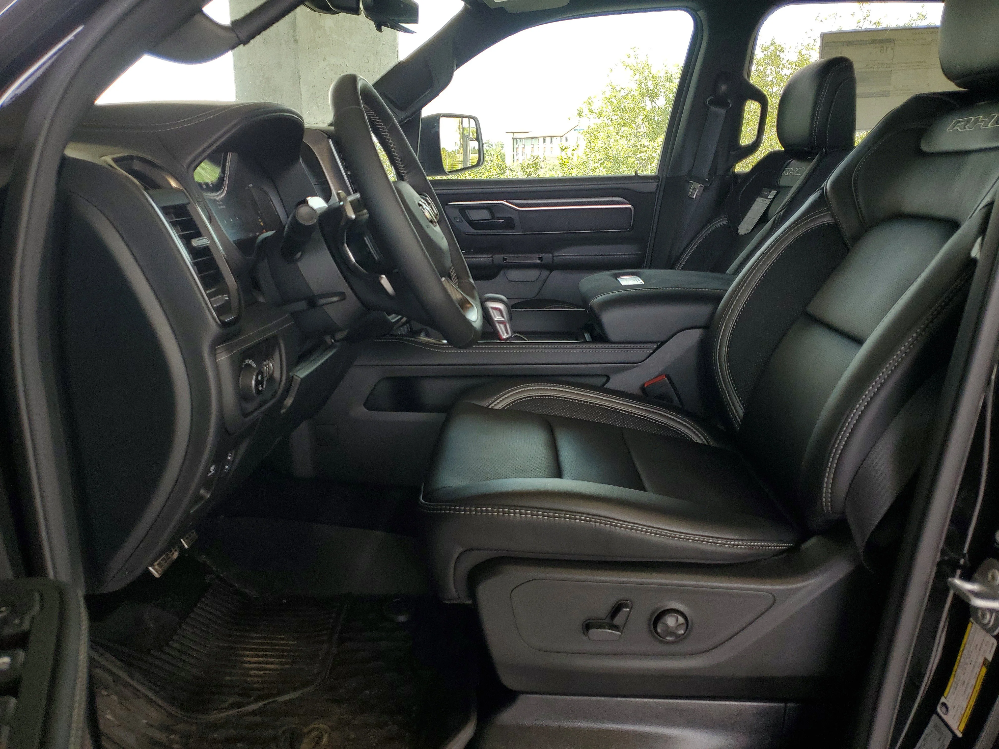 New 2026 Diamond Black Crystal Pearl-Coat Exterior Paint RAM RHO image 17