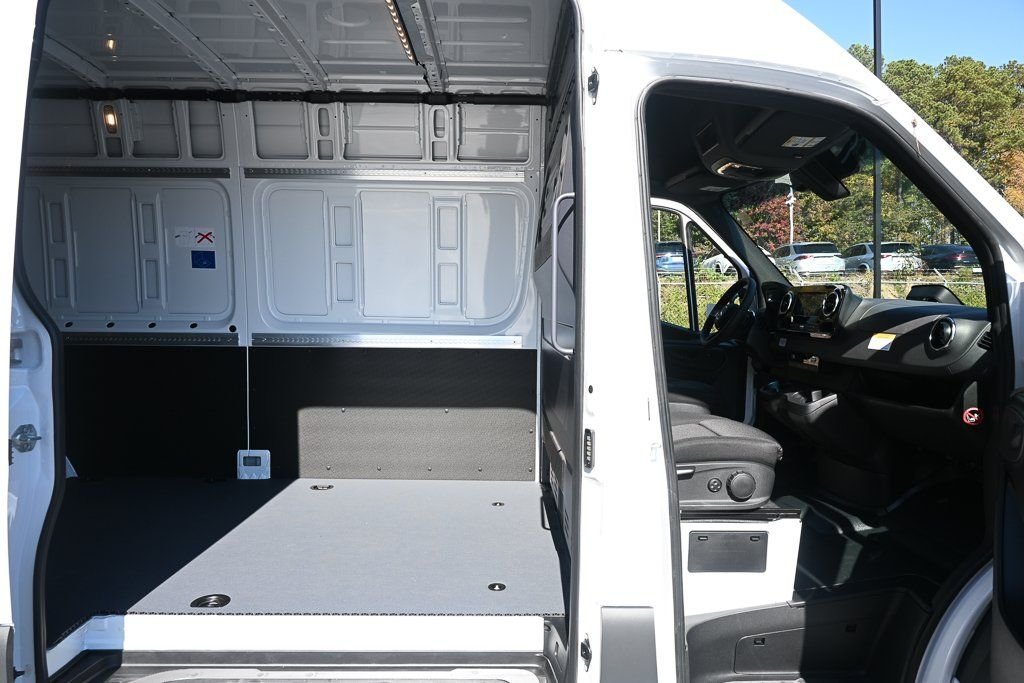 New 2026 Arctic White Mercedes-Benz Cargo 170 WB image 21