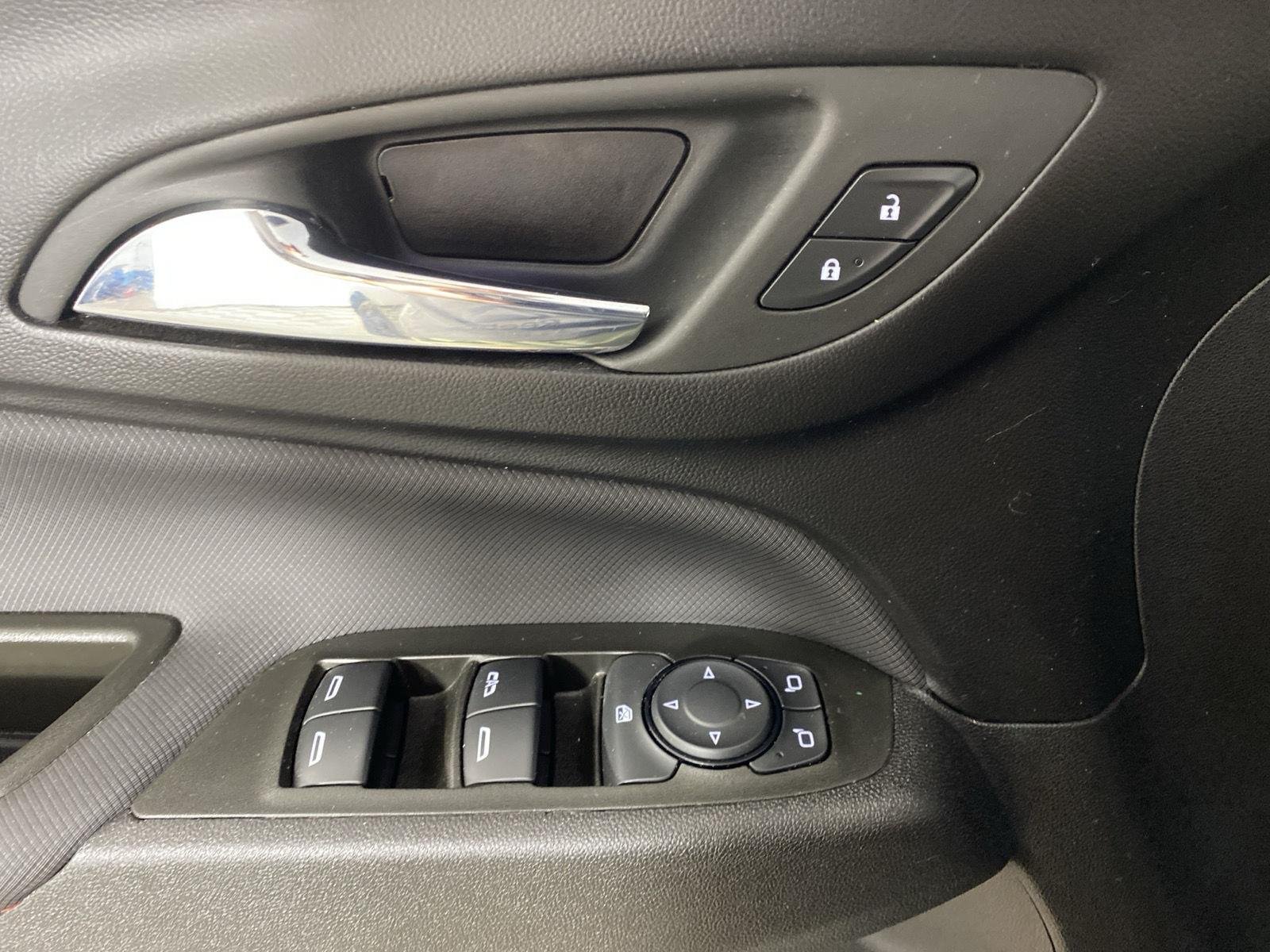 Used 2024  Chevrolet  image 12