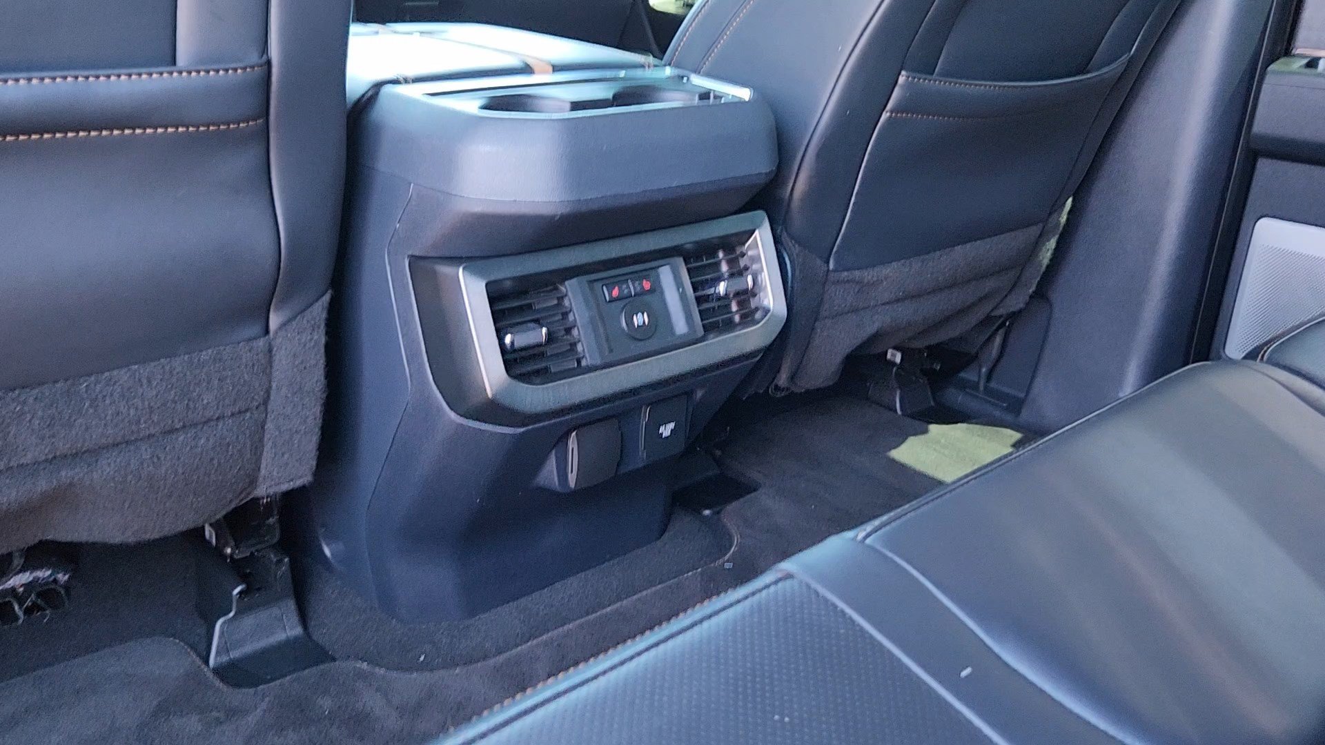 Used 2024 Agate Black Metallic Ford Platinum image 17