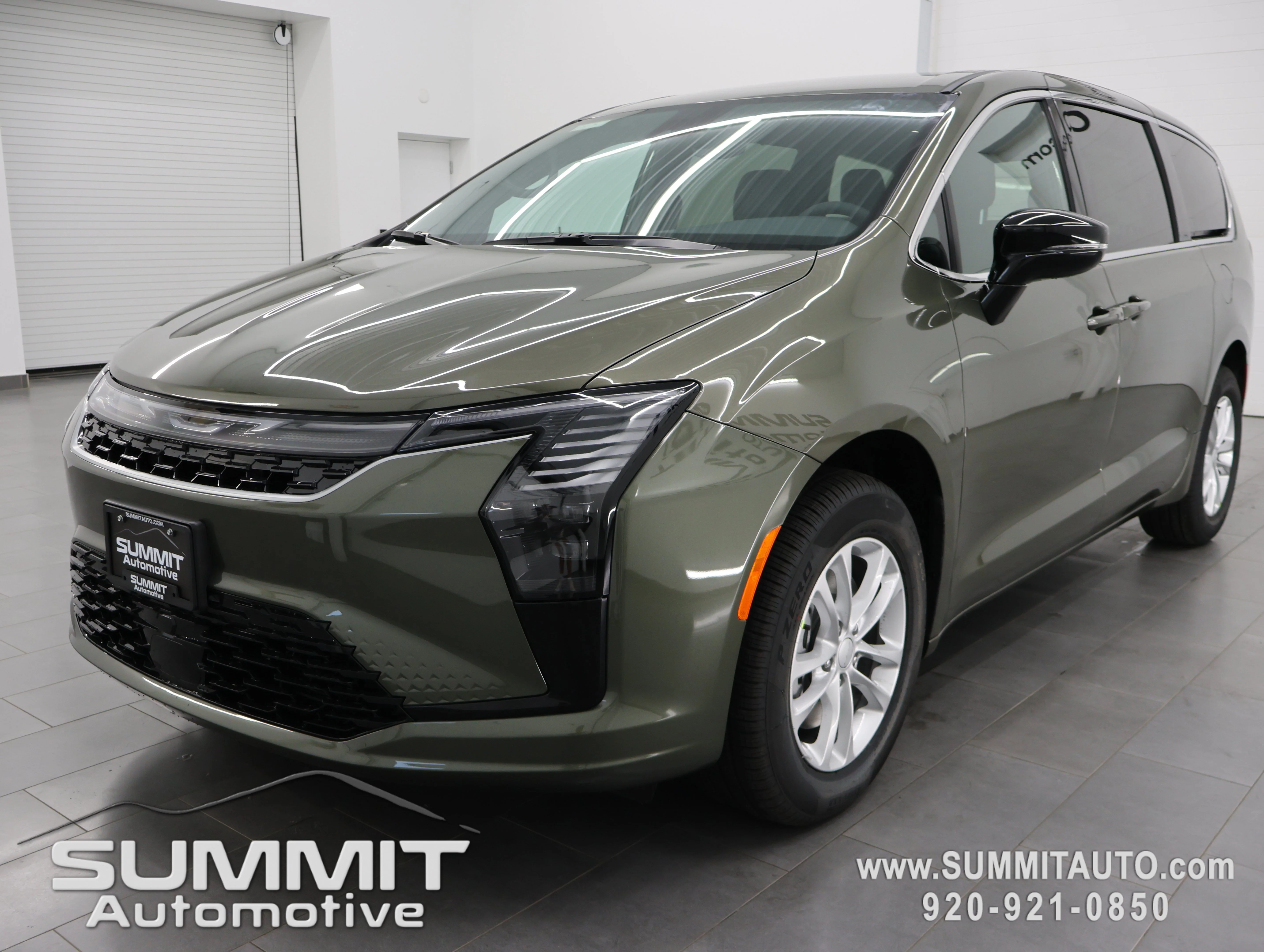 New 2027 Olive Green Pearl-Coat Exterior Paint Chrysler Select image 7