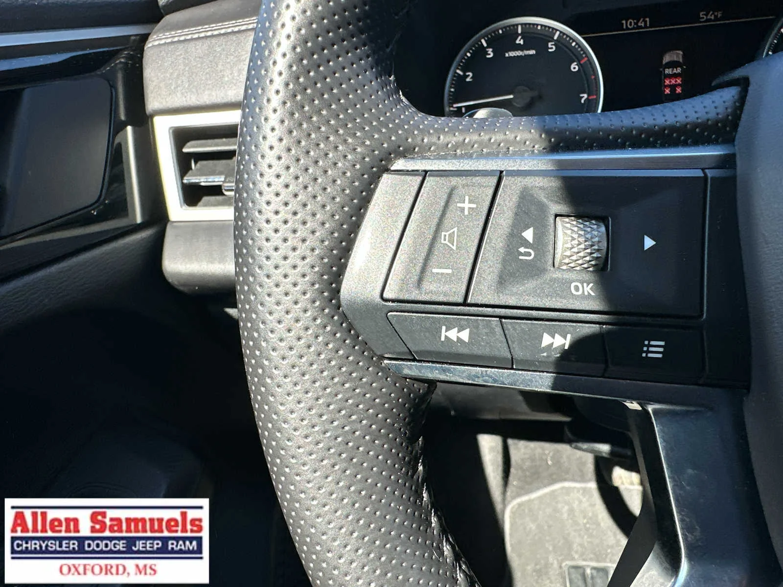 2025 Mitsubishi Outlander SE - Photo 17
