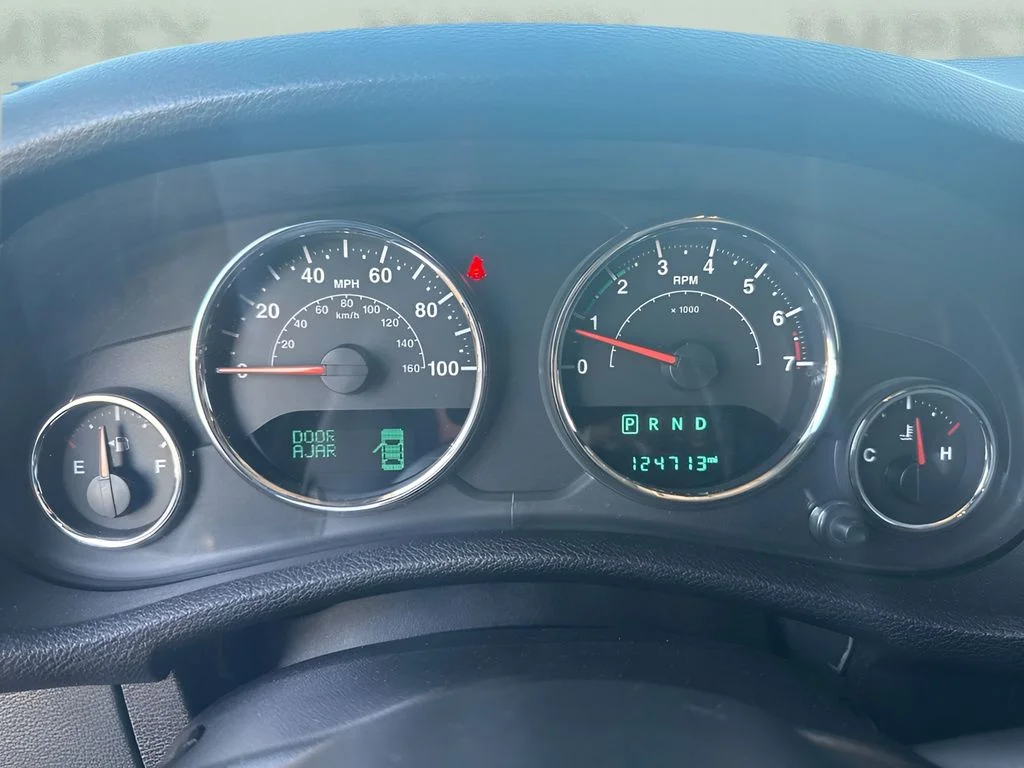 Used 2017 Silver Jeep Unlimited Sport image 14