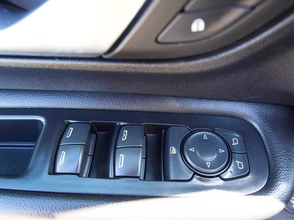2023 GMC Terrain SLT - Photo 17