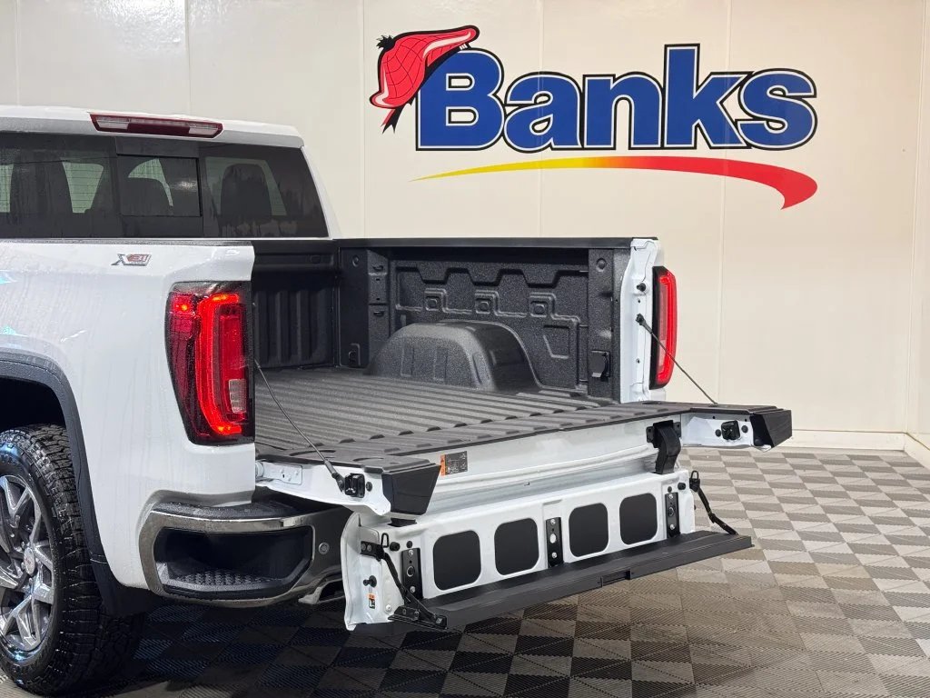 2026 GMC Sierra 1500 SLT - Photo 8