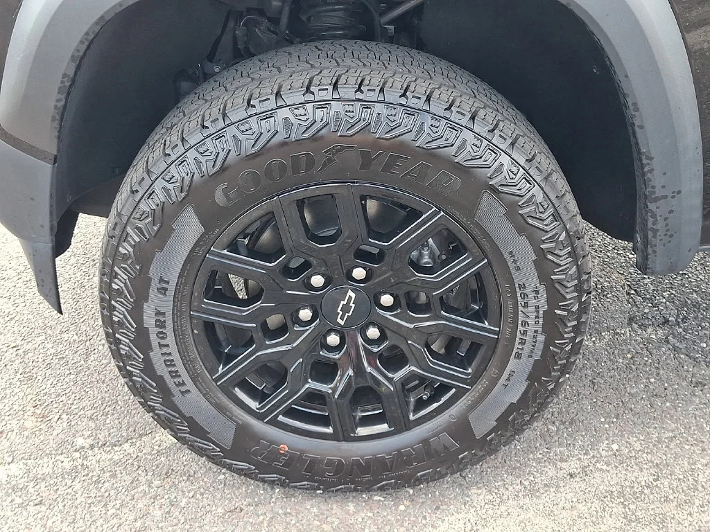 Used 2024 Black Chevrolet Trail Boss image 29
