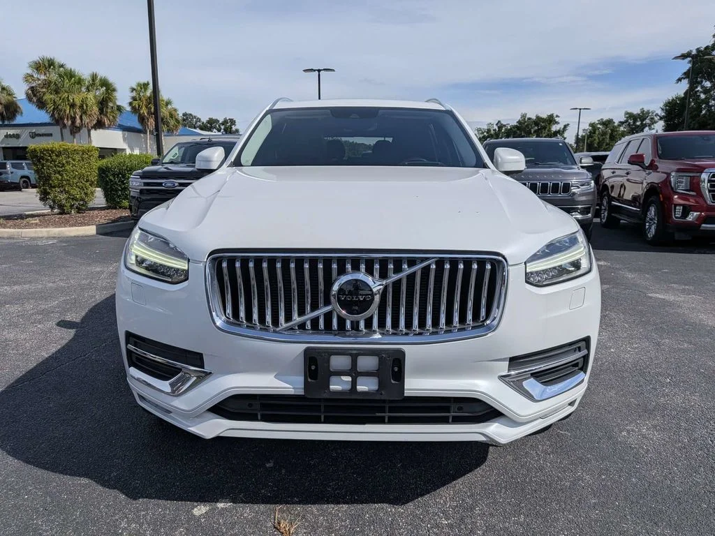 Used 2021 White Volvo T6 Inscription image 8