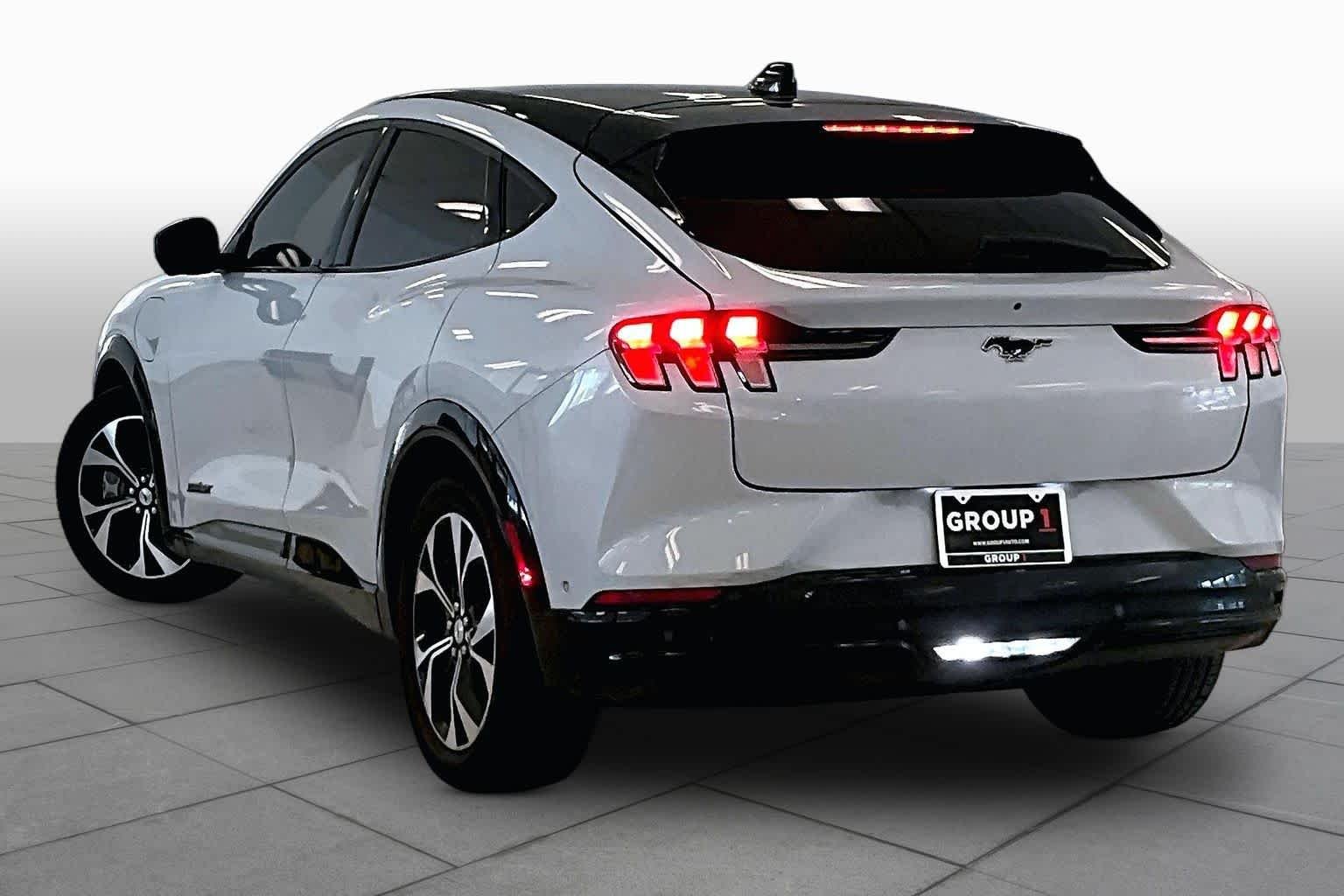 Used 2023 Space White Metallic Ford Premium image 10