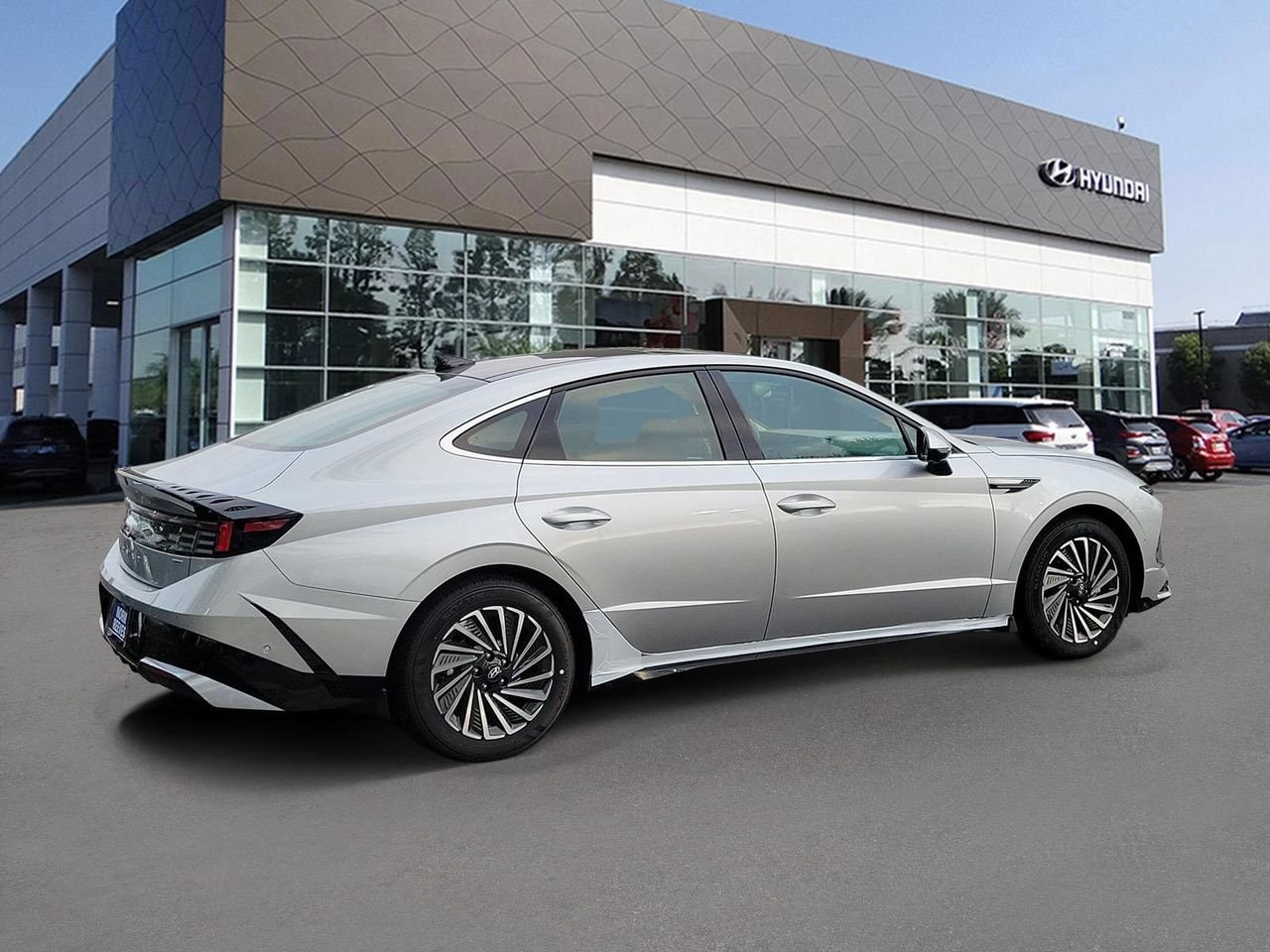 New 2026 Aero Silver Hyundai Limited image 2