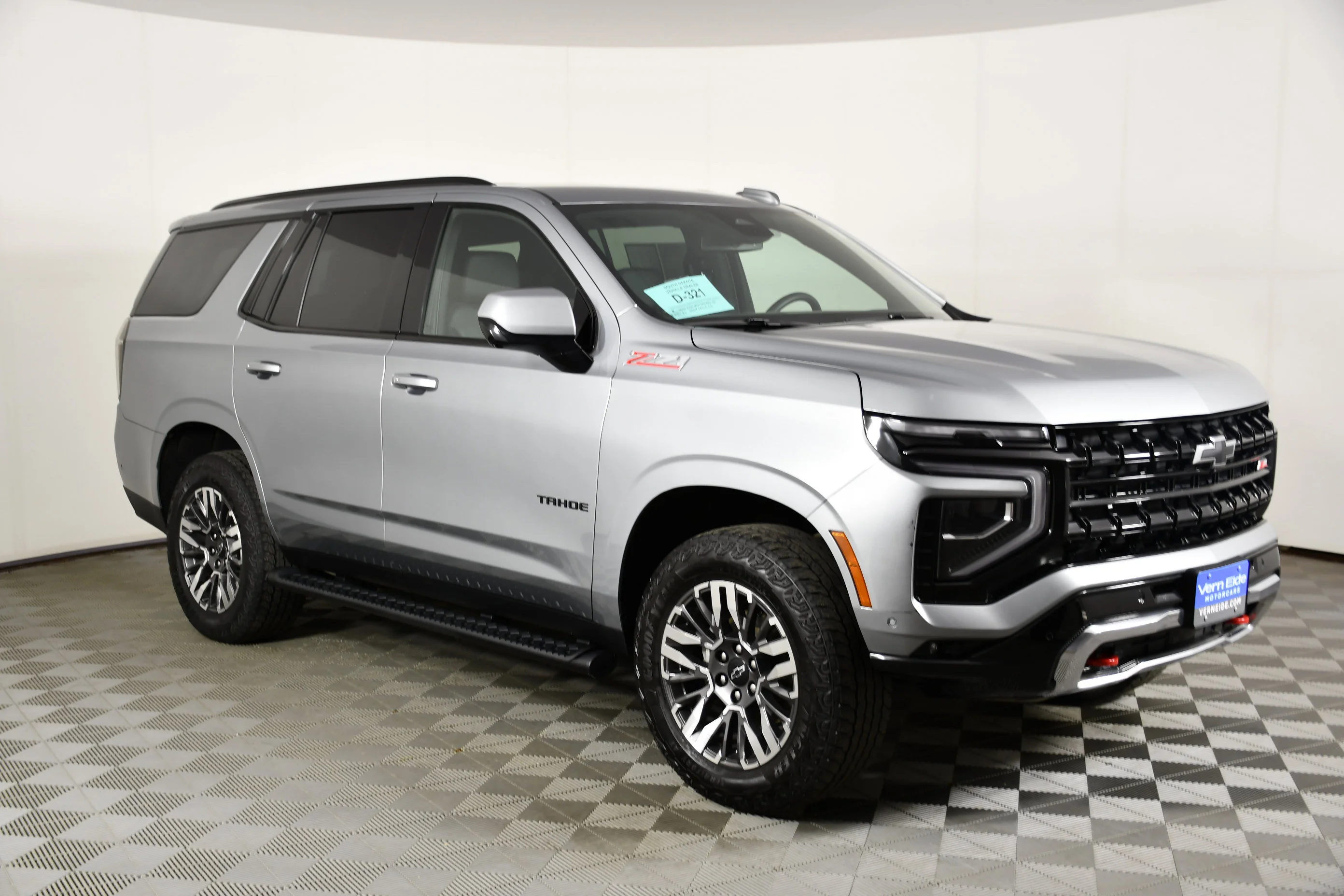 Used 2025 Sterling Gray Metallic Chevrolet Z71 image 4